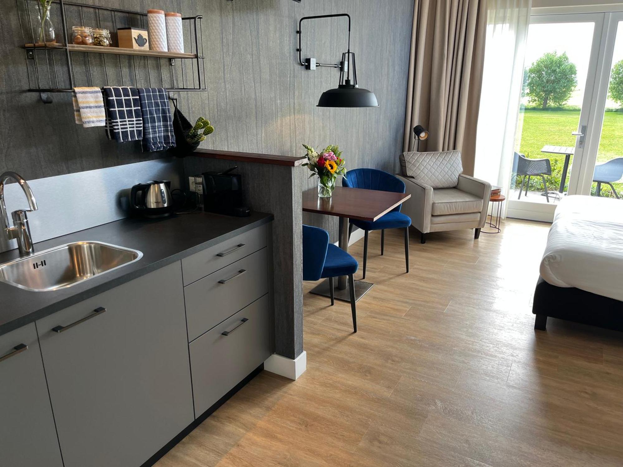 De Tien Wilgen Apartment Oosterblokker ภายนอก รูปภาพ